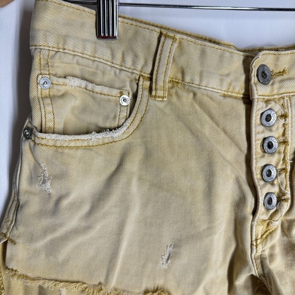 Free People Shorts Size 26 Yellow Gold Runaway Slouch Cutoff Fly Buttons Denim - Picture 5 of 8